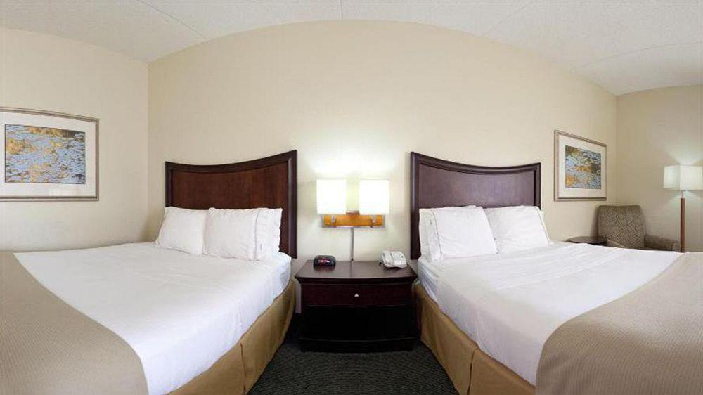 Holiday Inn Express Indianapolis Airport By Ihg Plainfield Exterior photo