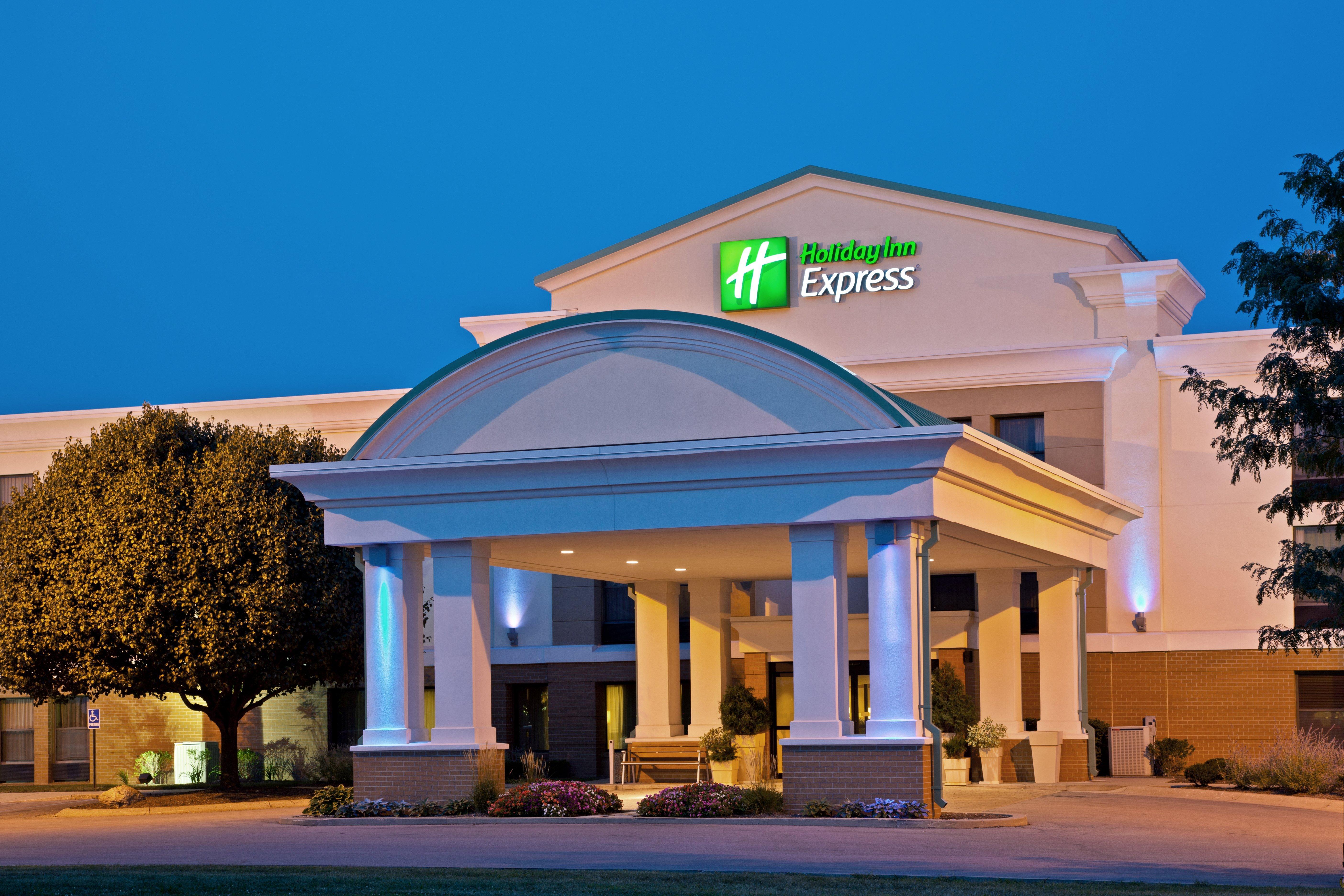 Holiday Inn Express Indianapolis Airport, An Ihg Hotel Plainfield Exterior photo