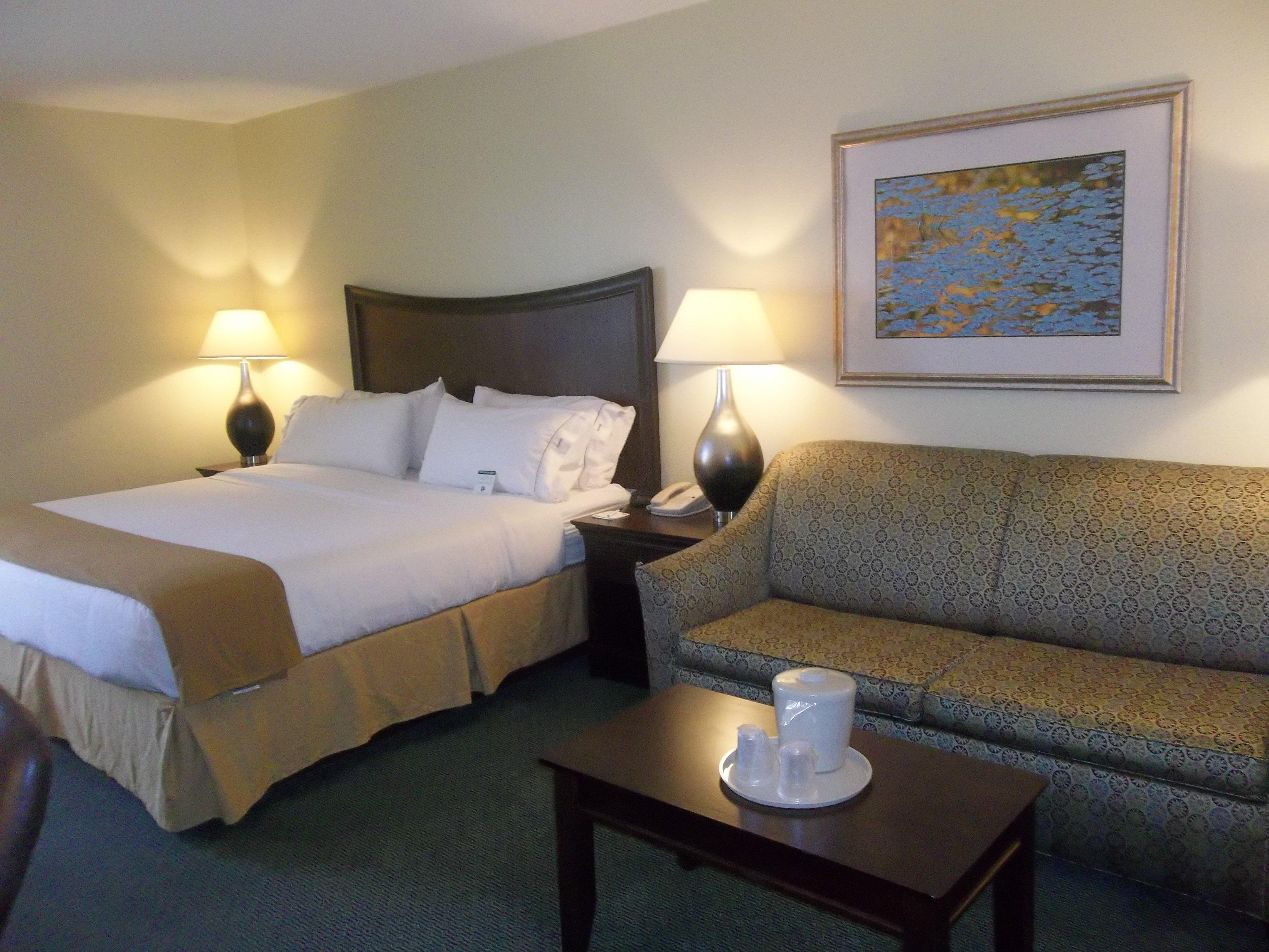 Holiday Inn Express Indianapolis Airport By Ihg Plainfield Exterior photo