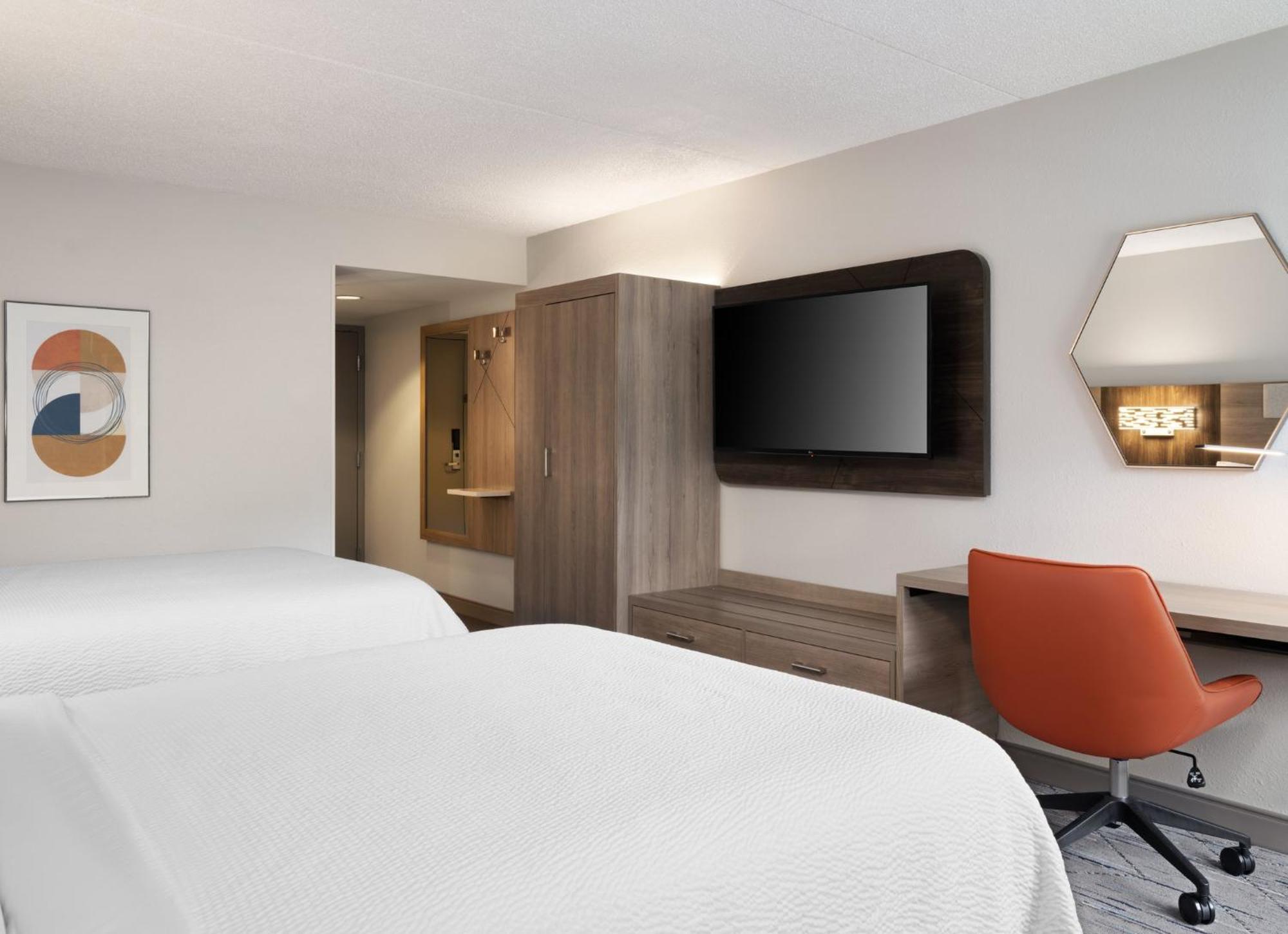 Holiday Inn Express Indianapolis Airport By Ihg Plainfield Exterior photo