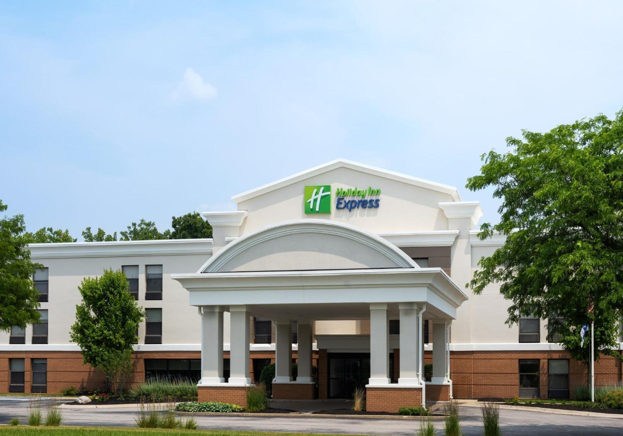 Holiday Inn Express Indianapolis Airport By Ihg Plainfield Exterior photo